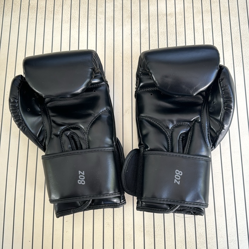 Boxing gloves - Picture 3 of 4